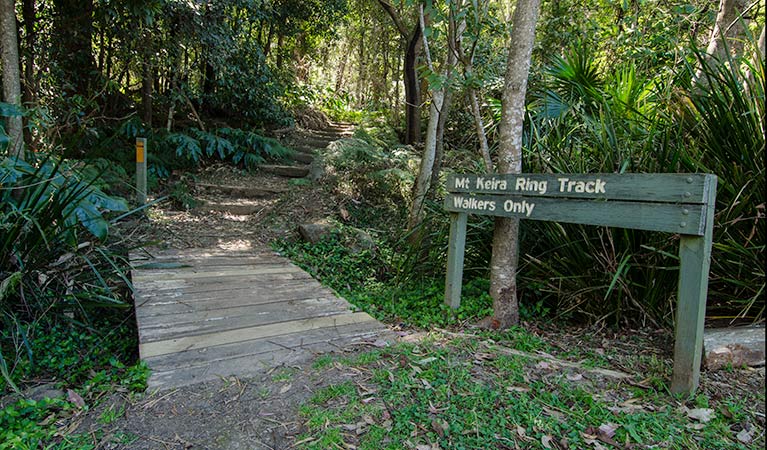 Entrance to Mt Keira Ring track, Illawarra Escarpment State Conservation Area. Photo: John Spencer &copy; OEH