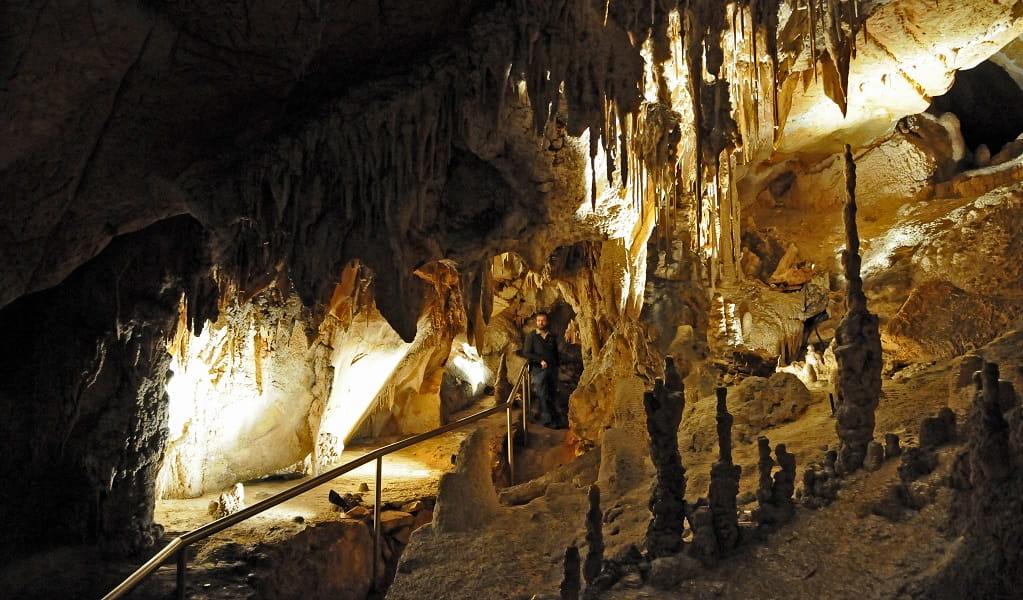 Beautiful stalactites and stalagmites in Wollondilly Cave. Credit: Kevin McGrath &copy; OEH