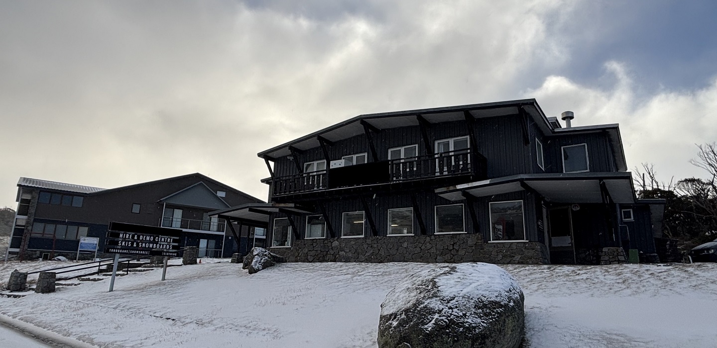 Perisher sports equipment shop. Photo © DCCEEW