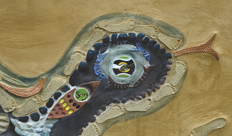 Aboriginal mural, Bomaderry Creek Regional Park. Photo: Michael Van Ewijk/OEH