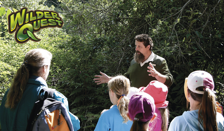 Aboriginal Discovery tour. Photo: Bob Peters/OEH