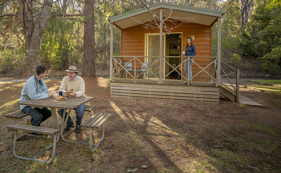 Wombeyan Caves cabins, Wombeyan Karst Conservation Reserve. Photo credit: John Spencer © DPIE