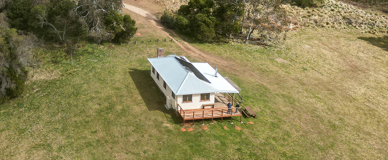 Mooraback Cabin in Werrikimbee National Park. Photo: Josh Smith © DPE