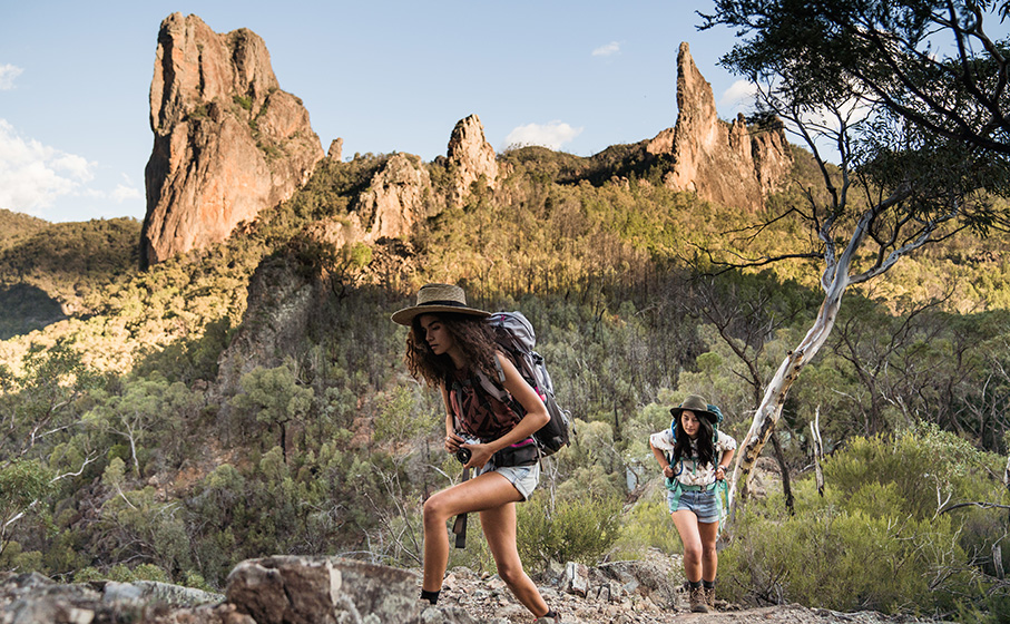 Two women climbing in Warrumbungle National Park. Photo: Rob Mulally © Rob Mulally