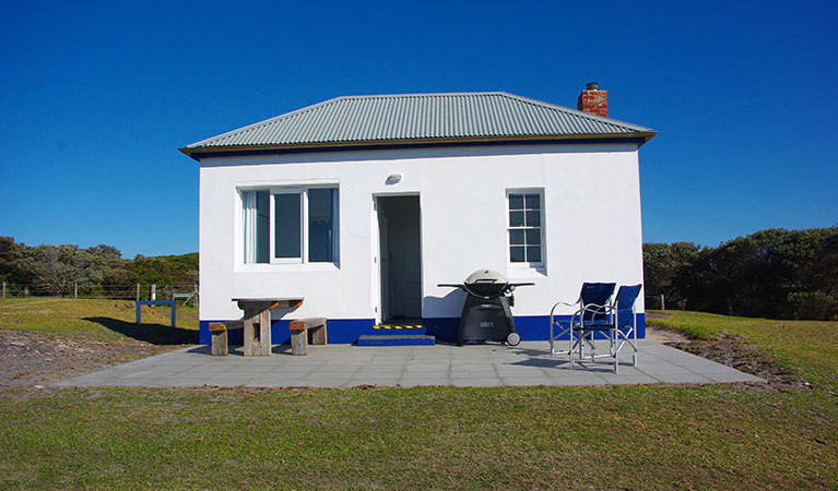 Front view of Telegraph Station bunkhouse in Beowa National Park. Photo: Gary Mullinger/OEH