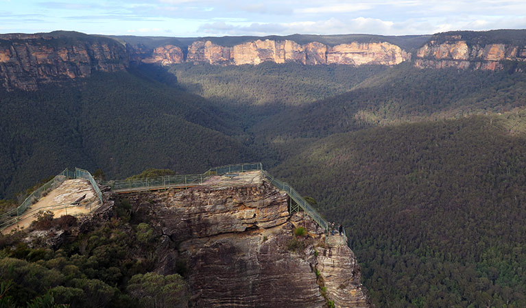 Pulpit Rock lookout, Blackheath, Blue Mountains National Park. Photo: E Sheargold/OEH