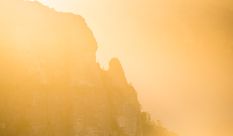 Sunrise views of Pulpit Rock from Govetts Leap lookout. photo: Simone Cottrell &copy; DPE