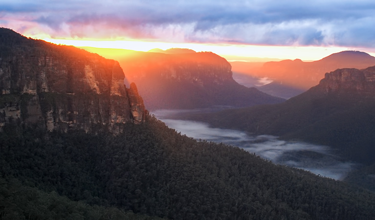 Sunset behind Pulpit Rock, Blue Mountains National Park. Photo &copy; Christopher J Woods