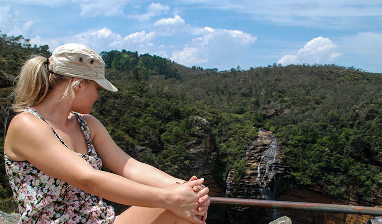 Princes Rock walk, Blue Mountains National Park. Photo: Steve Alton/OEH