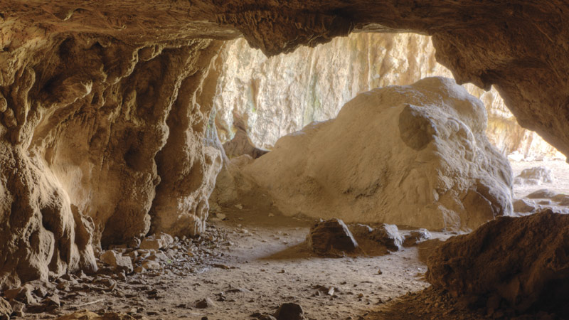 Rocky walls of the Sandstone cave. Photo: &copy; Ian Brown