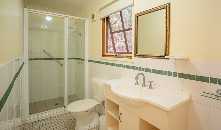 Cottage 4, bathroom, Woody Head, Bundjalung National Park. Photo: John Spencer/OEH 