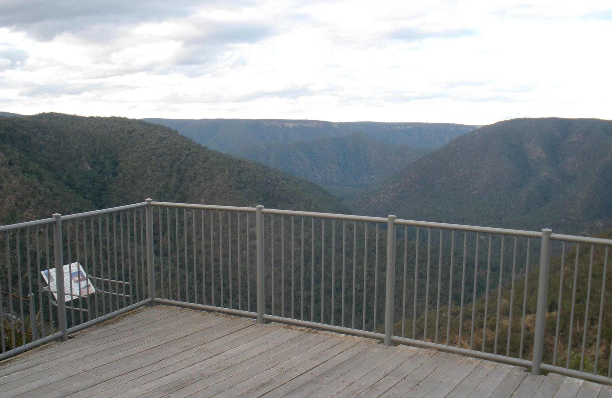 Lookdown Lookout, Bungonia National Park. Photo: Audrey Kutzner/NSW Government