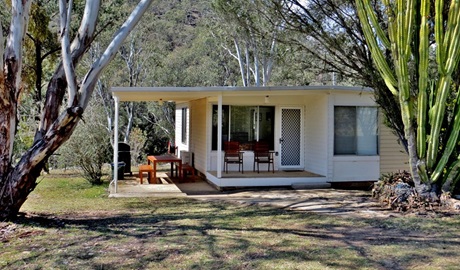 Capertee Cottage, Capertee National Park. Photo: Anjee du Terreau OEH