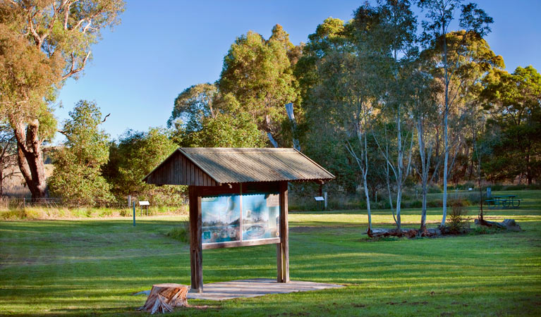 Cecil Hoskins picnic area, Cecil Hoskins Nature Reserve. Photo: Nick Cubbin &copy; OEH