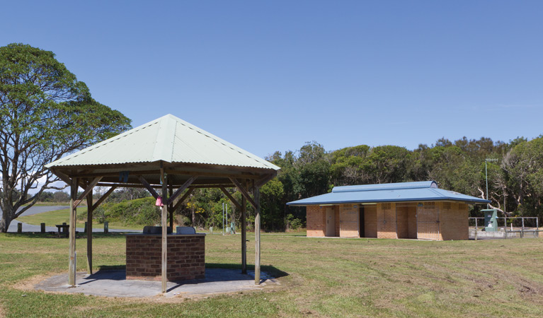 Mullaway Beach Picnic Area facilities, Coffs Coast Regional Park. Photo: Rob Cleary