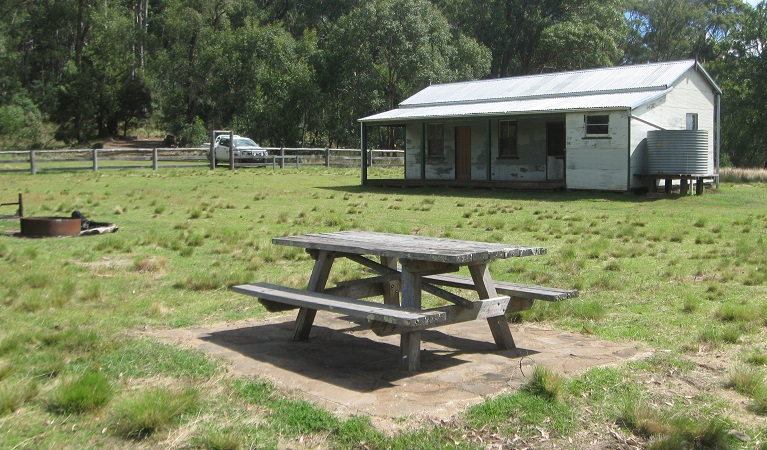 Brackens Hut, Coolah Tops National Park. Photo: Michael Sharp/OEH