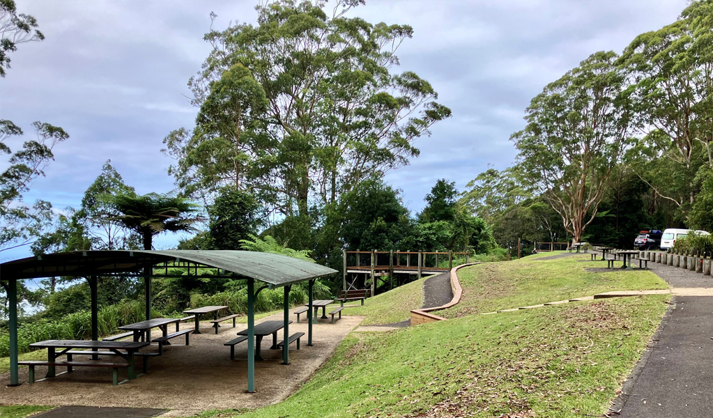 Sheltered picnic area and lookout, Dooragan Summit picnic area, Dooragan National Park. Photo: Ben Stevenson, &copy; DCCEEW