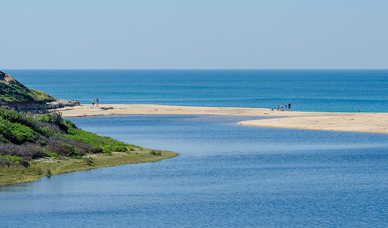 Leggy Point loop walking track, Glenrock State Conservation Area. Photo: John Spencer &copy; OEH