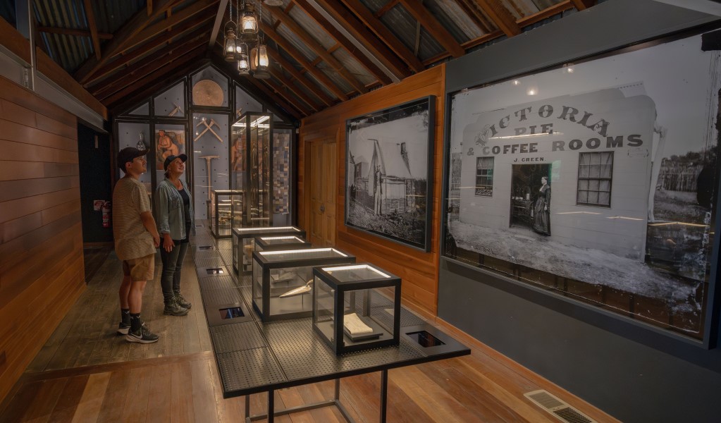 Historic displays at Hill End Heritage Centre offering a glimpse into the town’s rich gold rush past. Photo: John Spencer/DCCEEW © DCCEEW