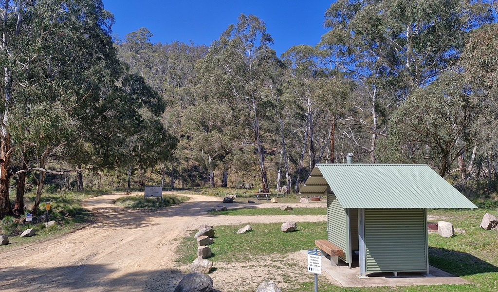Dingo Dell campground has a single toilet, 2 larger and 2 smaller campsites, Kanangra Boyd National Park. Credit: Louisa Roberts/DCCEEW &copy; DCCEEW