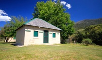 Bullocks Hut, Kosciuszko National Park. Photo: Elinor Sheargold/OEH