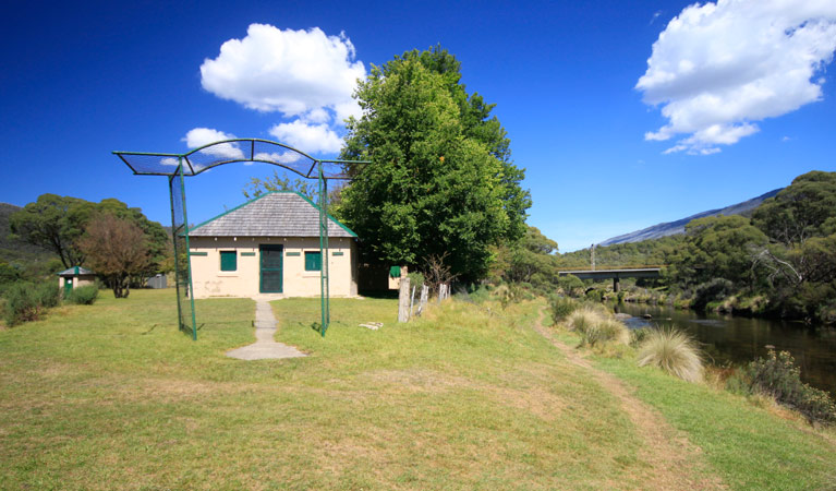 Bullocks Hut, Kosciuszko National Park. Photo: Elinor Sheargold/OEH