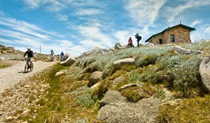 Seamans Hut along the Mount Kosciuszko Summit walk, Kosciuszko National Park. Photo: Murray Vanderveer