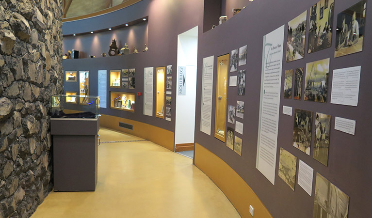 Snowy Region Visitor Centre in Jindabyne, near Kosciuszko National Park. Photo: Elinor Sheargold &copy; OEH