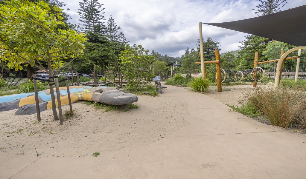 The seating area, Bobbin Head Visitor Centre, Ku-ring-gai Chase National Park. Photo: Andy Richards