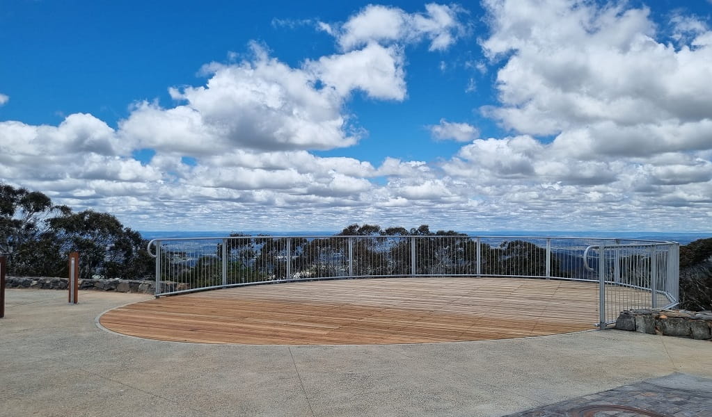 The large round lookout area at Summit lookout, with a great view of the surrounding region, Mount Canobolas State Conservation Area. Photo credit: Jen Dodson. &copy; Jen Dodson.
