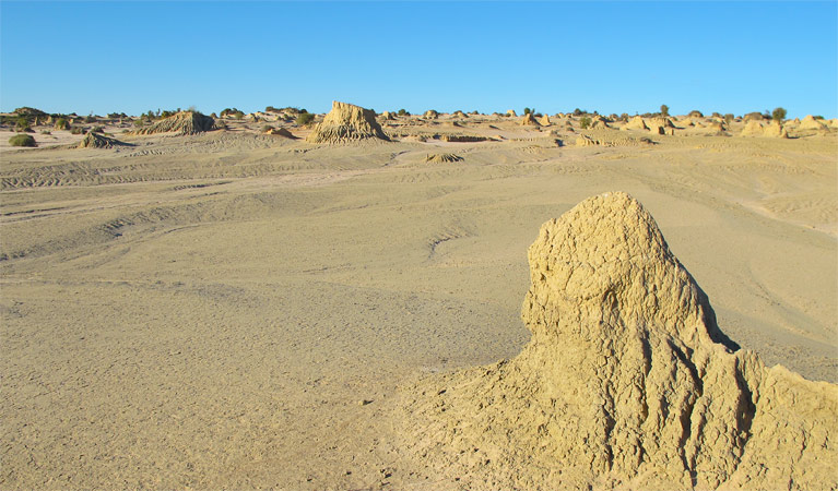 Walls of China Viewing Platform, Mungo National Park. Photo: Wendy Hills/NSW Government