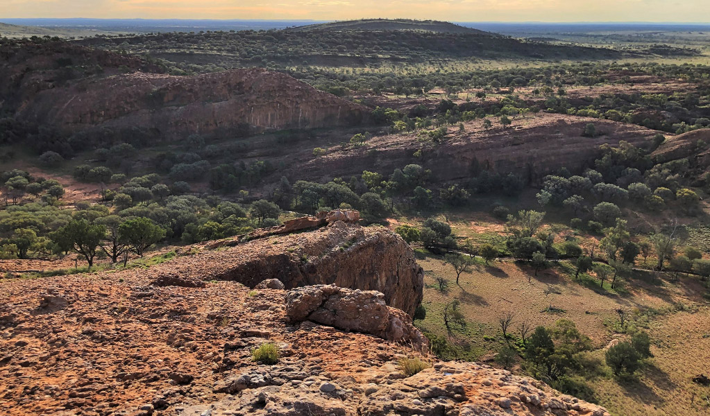 A view of the ranges around Split Rock walking track in Mutawintji National Park. Credit: Kristy Lawrie &copy; DCCEEW