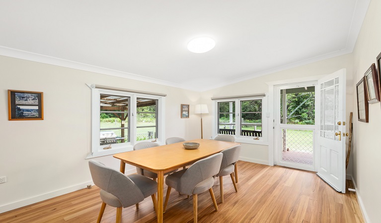 Dining room at Cutlers Cottage. Photo credit: Troy Sinclair &copy; Troy Sinclair.