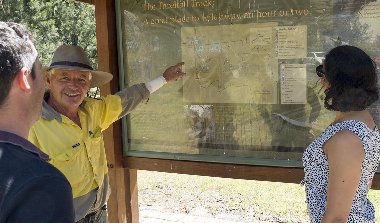 People discuss Threlfall walking track with an NPWS staff member at start of the track, Oxley Wild Rivers National Park. Photo: Leah Pippos &copy;DPIE