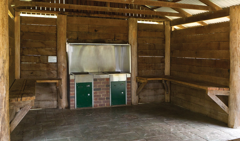 Shelter, Wollomombi Gorge and Falls picnic area. Photo: Rob Cleary