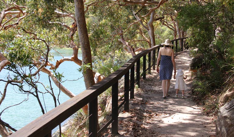 Harbour Bridge to The Spit Bridge walk, Sydney Harbour National Park. Photo: John Yurasek &copy; OEH