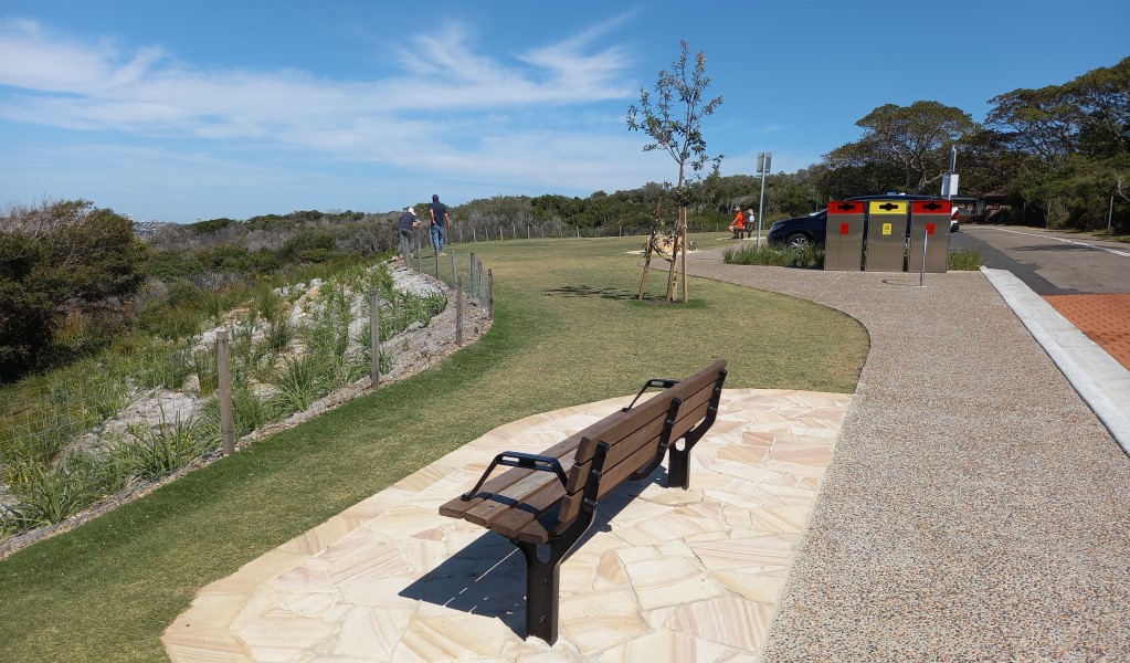 Park bench seat at North Head lookout, Sydney Harbour National Park. Photo: Katherine Ashley &copy; DPE