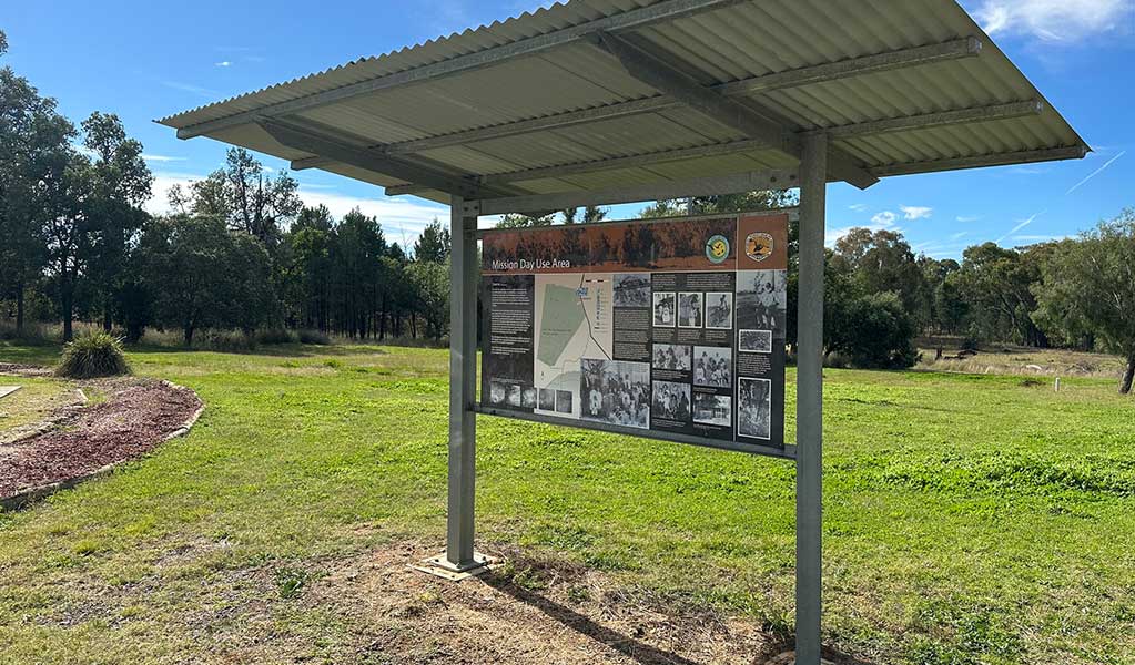 An interpretive sign at Terry Hie Hie Aboriginal Area. Credit: DCCEEW &copy; DCCEEW