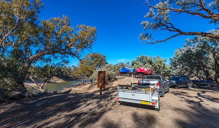Cars with kayak and boat trailers at Many Big Rocks picnic area, Toorale National Park. Photo: Joshua Smith/OEH