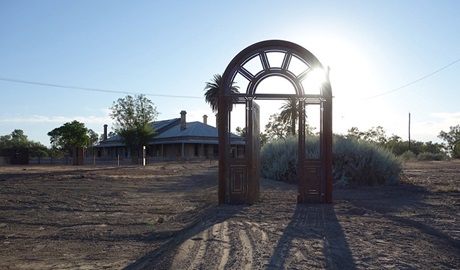 Photo of giant steel front door artwork, Toorale Homestead precinct (Yarramarra). Photo: triggerdesign.com.au 