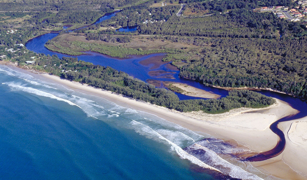 Aerial view of Belongil  area. Credit: John Lugg/DCCEEW Copyright: OEH
