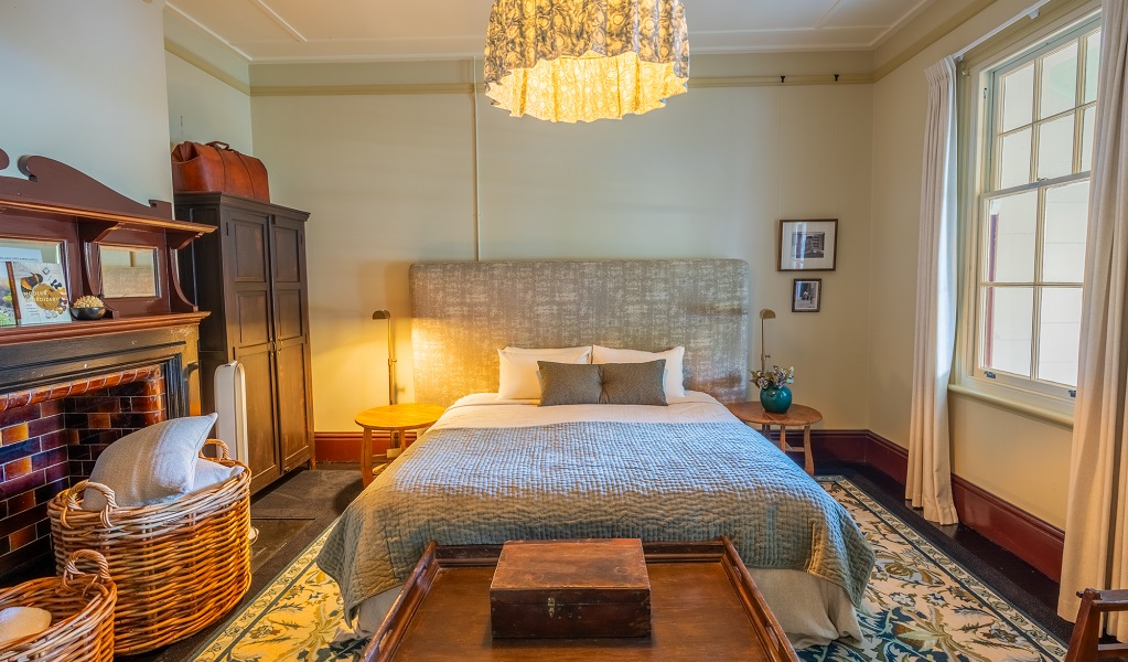 Cape Byron Assistant Lighthouse Keepers Cottages, Cottage 2, Queen bed. Credit: John Spencer/DCCEEW