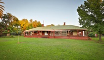 The exterior of Willandra Homestead, Willandra National Park. Photo: Vision House Photography/DPIE