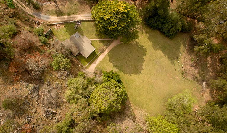 Arial view of Post Office cottage in Post Office cottage Wombeyan Karst Conservation Reserve. Photo: OEH/John Spencer