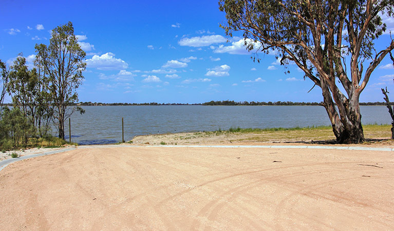 Regatta Beach picnic area, Yanga National Park. Photo: Samuel Steel