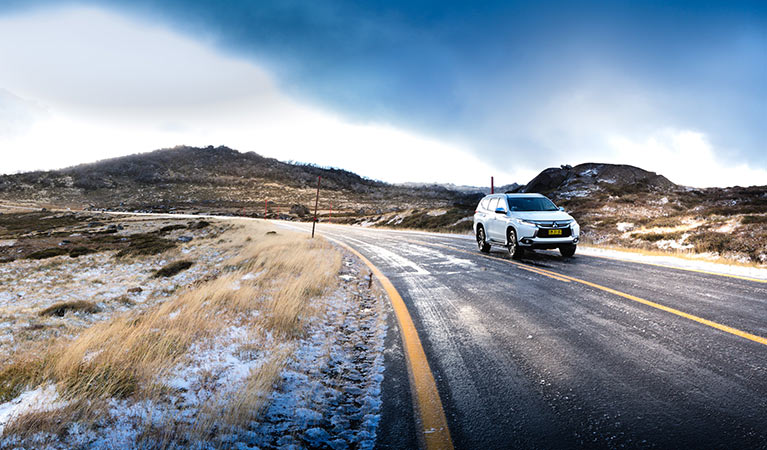 4WD snow driving in Kosciuszko National Park. Photo: Murray Vanderveer/DPIE