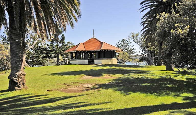 Shark Island, Sydney Harbour. Photo: Kevin McGrath &copy; OEH