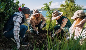 Corporate volunteer program: Middle Head
